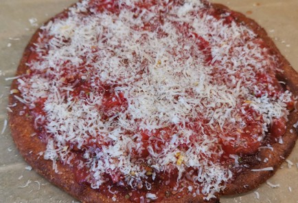 Фото шага рецепта Кетопицца Маргарита 174660 шаг 11  