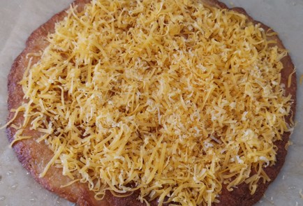 Фото шага рецепта Кетопицца с лисичками 174661 шаг 9  