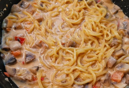 Фото шага рецепта Кетоспагетти с грибами 174870 шаг 12  