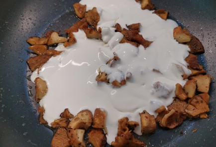 Фото шага рецепта Кетоспагетти с лисичками 186835 шаг 8  