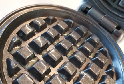 Фото шага рецепта Кетовафли с грибами 174869 шаг 9  