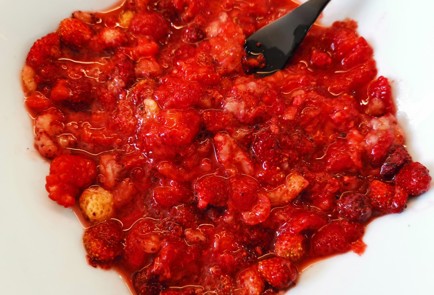 Фото шага рецепта Ягодный кеточизкейк 186786 шаг 1  