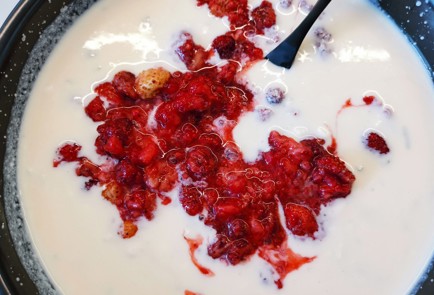 Фото шага рецепта Ягодный кеточизкейк 186786 шаг 5  