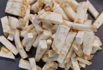 Фото шага рецепта Кетогарнир Картофель фри с соусом дорблю 173355 шаг 1  