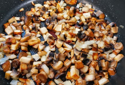 Фото шага рецепта Кетогарнир Картофель с грибами 173350 шаг 9  