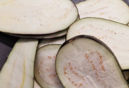 Фото шага рецепта Кетолазанья со слайсами жареного баклажана 152671 шаг 1  