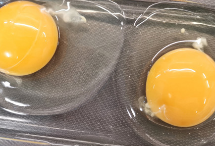 Фото шага рецепта Кетоломтики из миндальной муки 151760 шаг 1  