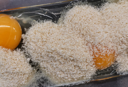 Фото шага рецепта Кетоломтики из миндальной муки 151760 шаг 2  