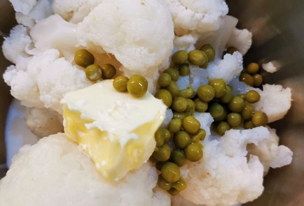 Фото шага рецепта Кетопюре с горошком и крапивой 153009 шаг 6  