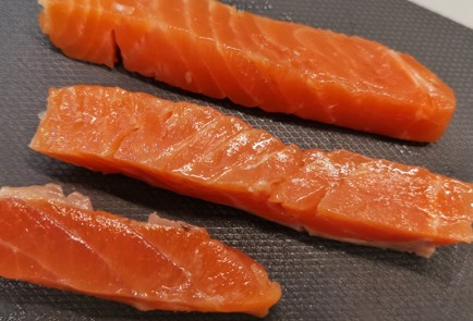 Фото шага рецепта Кетороллы с лососем 153111 шаг 7  