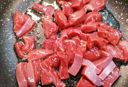 Фото шага рецепта Кетосалат с телячьей печенью 173358 шаг 7  