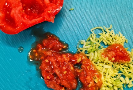 Фото шага рецепта Кетотако с йогуртовочесночной начинкой 152923 шаг 2  