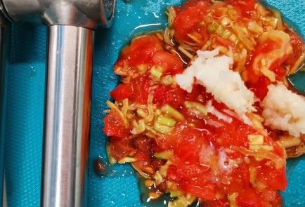 Фото шага рецепта Кетотако с йогуртовочесночной начинкой 152923 шаг 4  