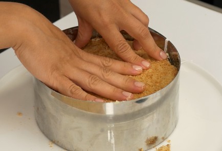 Фото шага рецепта Киевский торт 136979 шаг 9  