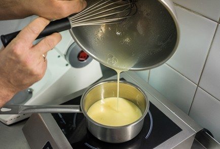 Фото шага рецепта Киевский торт 173835 шаг 8  