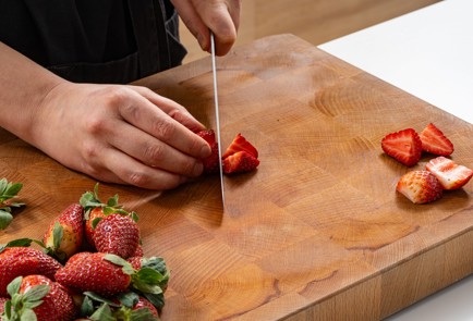 Фото шага рецепта Кисель из клубники с лаймом и мятой 175614 шаг 2  