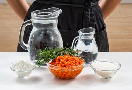 Фото шага рецепта Кисель из облепихи с розмарином 175616 шаг 1  