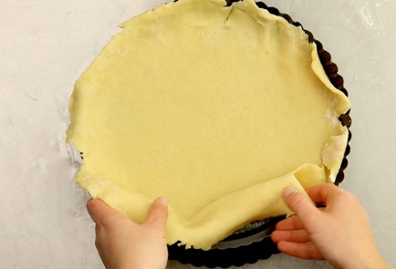 Фото шага рецепта Киш лорен со сметаной 53710 шаг 2  