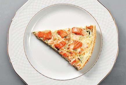 Фото шага рецепта Киш с лукомпореем цукини и семгой 25449 шаг 8  