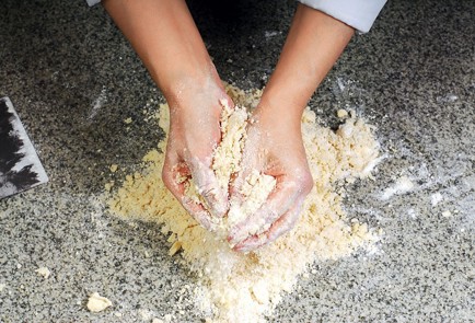 Фото шага рецепта Киш с лукомпореем 29620 шаг 1  