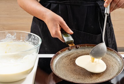 Фото шага рецепта Кислые блины 188012 шаг 7  