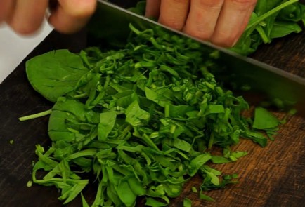 Фото шага рецепта Азербайджанская яичница кюкю 50260 шаг 2  