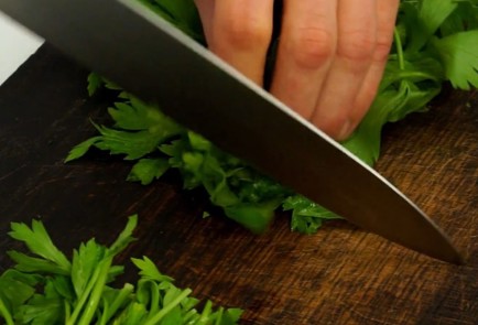 Фото шага рецепта Азербайджанская яичница кюкю 50260 шаг 3  