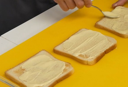 Фото шага рецепта Клабсэндвич 136855 шаг 5  