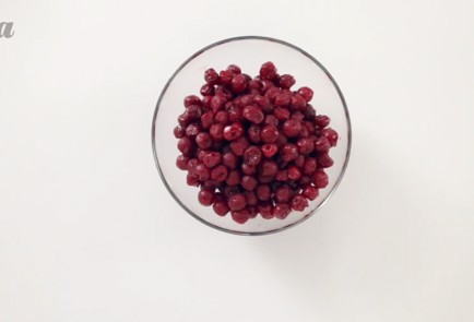 Фото шага рецепта Клафути с вишней и ванилью 26282 шаг 1  