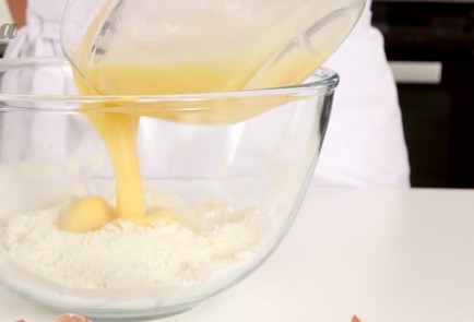 Фото шага рецепта Клафути с вишней и ванилью 26282 шаг 2  