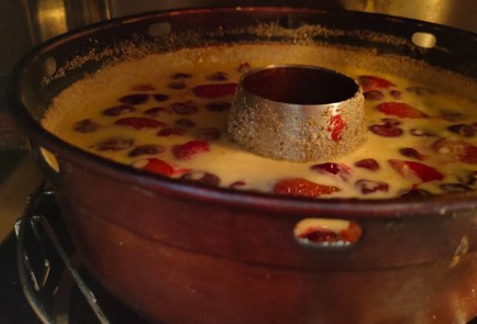 Фото шага рецепта Клафути с вишней клубникой и мороженым 188918 шаг 15  