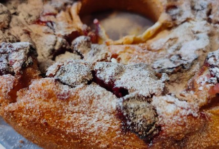 Фото шага рецепта Клафути с вишней клубникой и мороженым 188918 шаг 19  