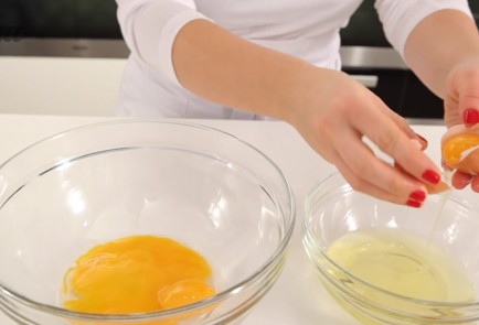 Фото шага рецепта Классическая шарлотка 21916 шаг 1  