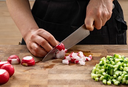 Фото шага рецепта Классическая окрошка на квасе 189003 шаг 3  