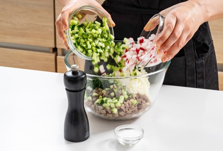 Фото шага рецепта Классическая окрошка на квасе 189003 шаг 7  