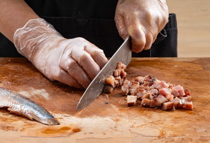 Фото шага рецепта Классическая селедка под шубой 187590 шаг 3