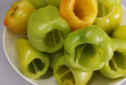 Фото шага рецепта Классические фаршированные перцы 190495 шаг 1  