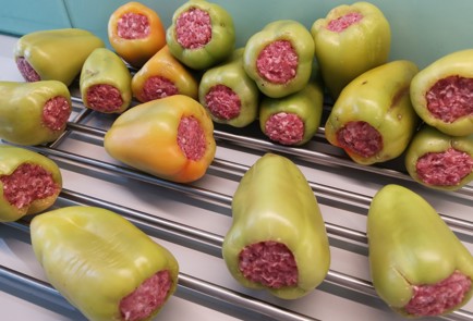 Фото шага рецепта Классические фаршированные перцы 190495 шаг 5  