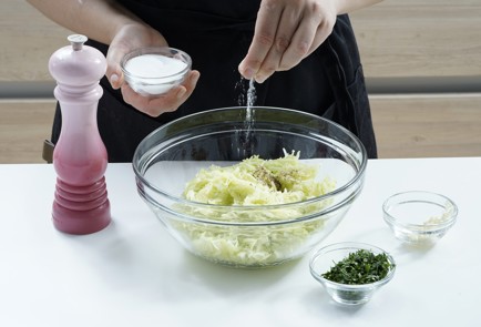 Фото шага рецепта Классические оладьи из кабачков 152672 шаг 5  