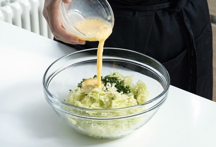 Фото шага рецепта Классические оладьи из кабачков 152672 шаг 6  