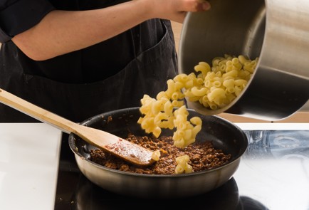 Фото шага рецепта Классические макароны пофлотски 152092 шаг 9  