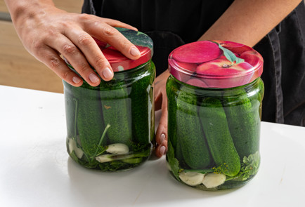 Фото шага рецепта Классические соленые огурцы 189910 шаг 8  