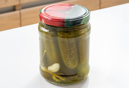 Фото шага рецепта Классические соленые огурцы 189910 шаг 9  