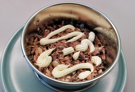 Фото шага рецепта Классический салат Мимоза 16807 шаг 1