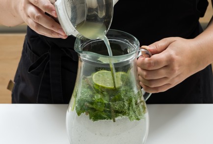 Фото шага рецепта Классический безалкогольный мохито 152548 шаг 8  