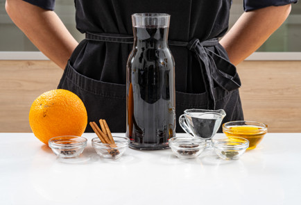 Фото шага рецепта Классический глинтвейн 190678 шаг 1  