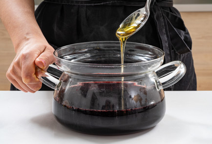 Фото шага рецепта Классический глинтвейн 190678 шаг 9  