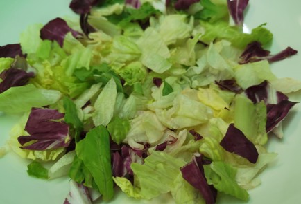 Фото шага рецепта Классический греческий салат 189216 шаг 1  