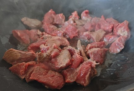 Фото шага рецепта Классический гуляш 189091 шаг 4  