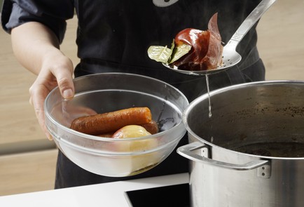 Фото шага рецепта Классический холодец из свинины и говядины 152992 шаг 6